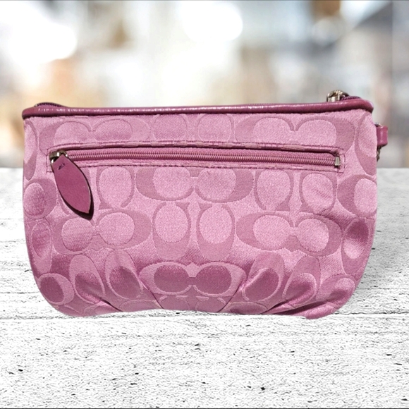 COACH ASHLEY Signature Wristlet/Clutch Lavendar - Picture 2 of 9